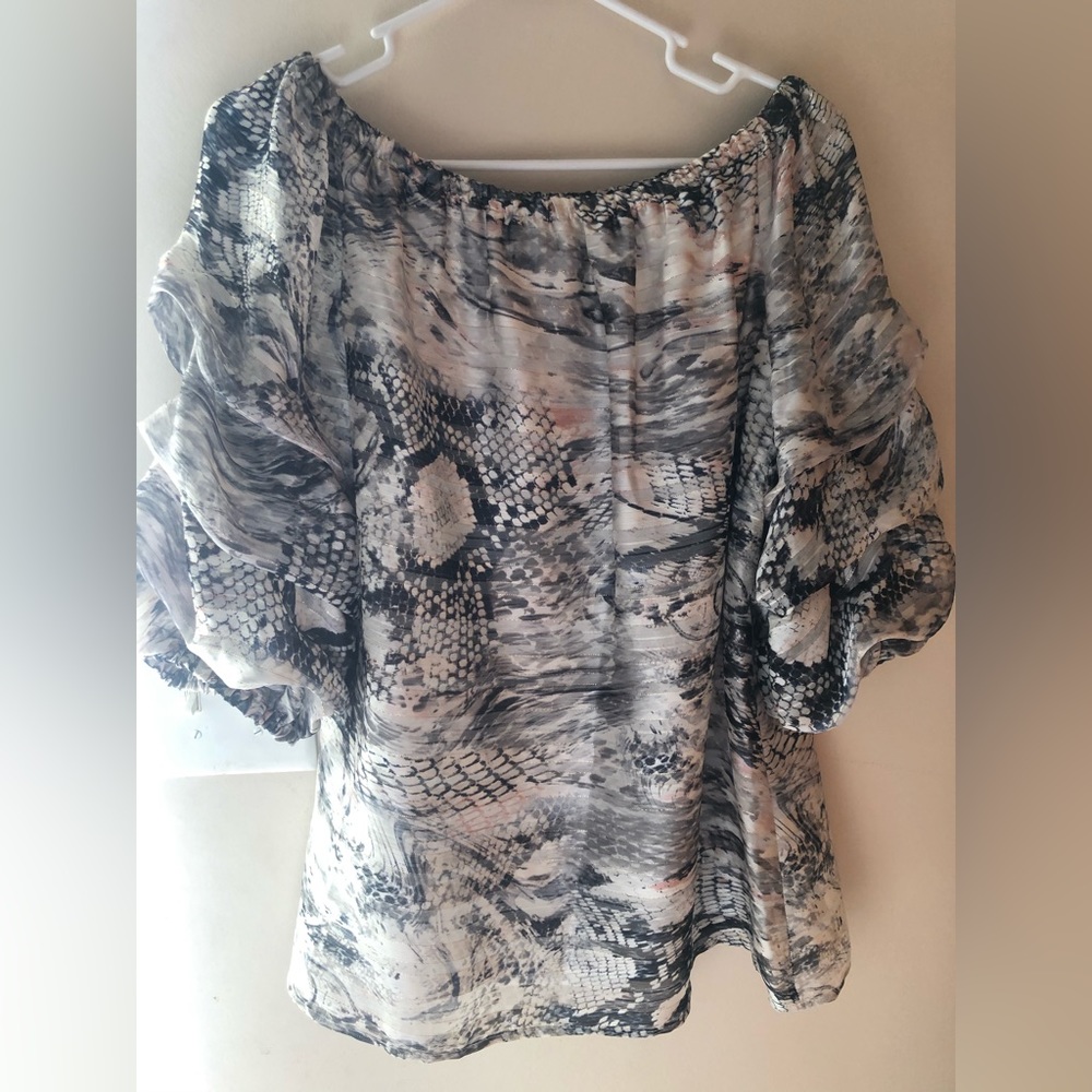 ROZ & ALI Women’s Beautiful Blouse Size Large 3/4th sleeves